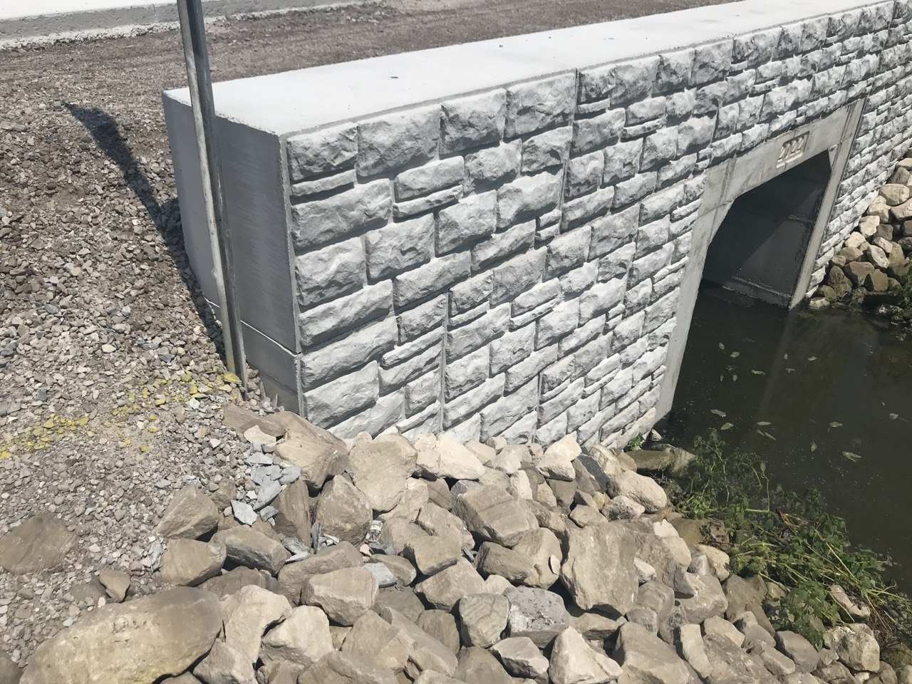 Culvert headwall construction